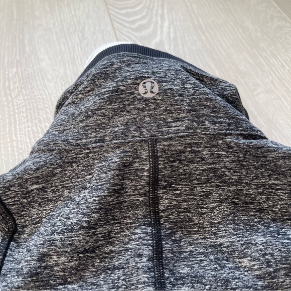 Lululemon Pullover Run Full Tilt Women’s size 4 Grey Half Zip - Picture 13 of 16